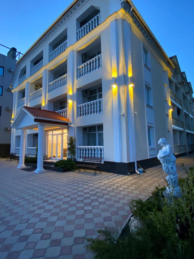 Олимп Hotel Zaliznyy Port Exterior photo